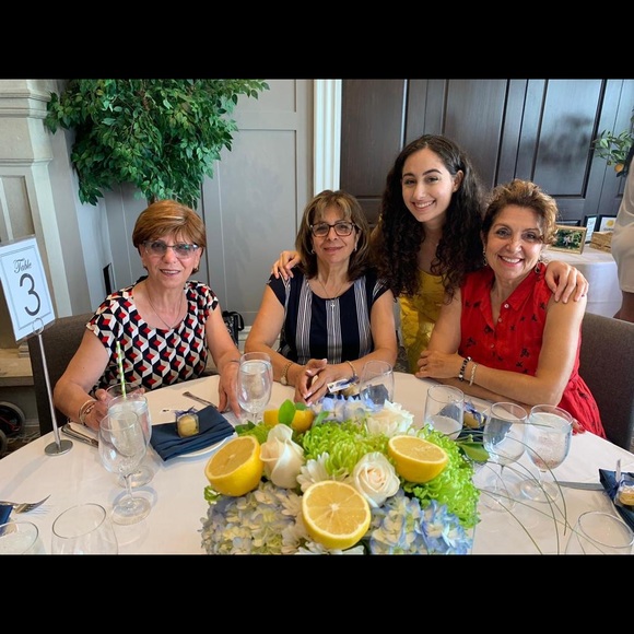 Meet your Posher, Rosette - Picture 1 of 1